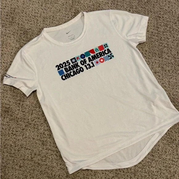🔥 Nike Chicago 2025 13.1 Half Marathon Dri-FIT Synthetic Finisher Shirt Race Tee - Picture 1 of 3
